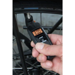 SKS Reifendruckmesser Airchecker Schwarz 9 SKS Reifendruckmesser Airchecker Schwarz -Fahrradladen sks reifendruckmesser airchecker schwarz 4